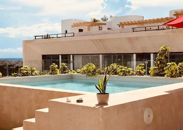 Stylish With Rooftop Pool Apartamento *
